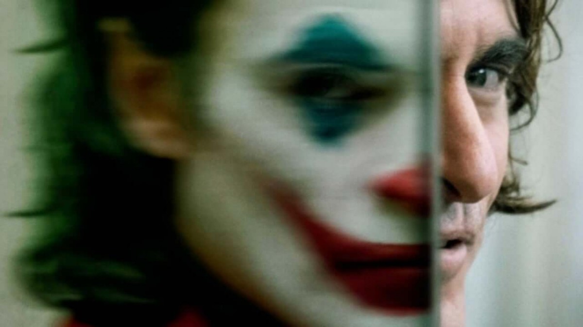 Wajah joker bersanding dengan Joaquin Phoenix